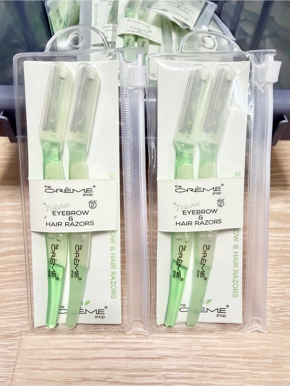 2 packsThe Crème Shop Natural Eyebrow & Hair Razors - Light Green